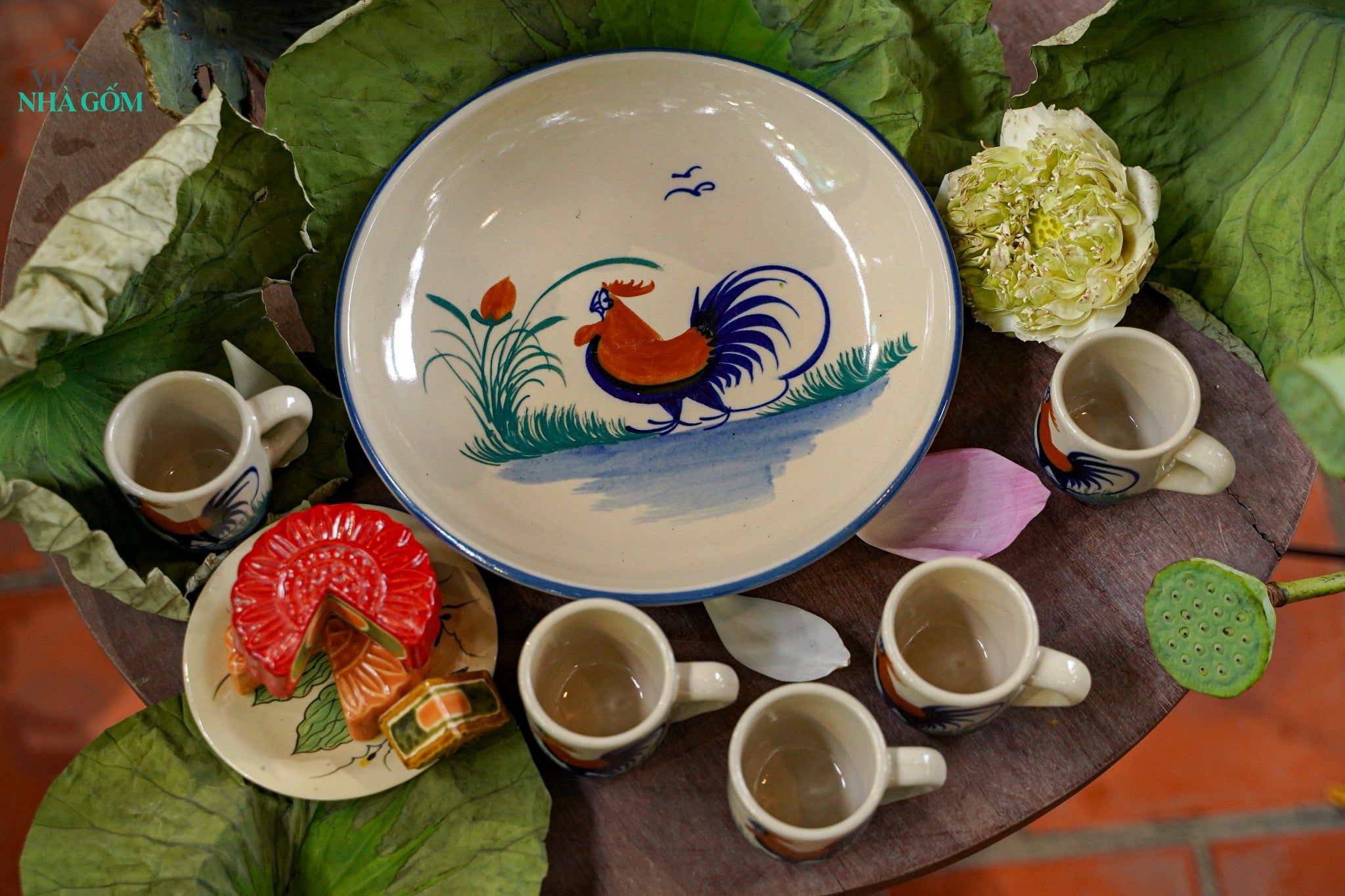  [TẾT] Bộ Bình Trà Con Gà (1 Bình, 5 Tách và 1 Dĩa) - Gốm Nam Bộ - Bình Trà Dân Dã Quê Hương. 