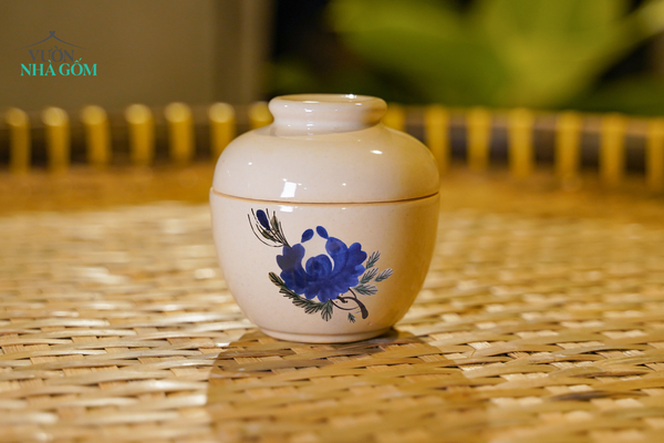  Thố Gốm 7cm Vẽ Tay Bông Xanh – Vườn Nhà Gốm – Thố Gia Vị 
