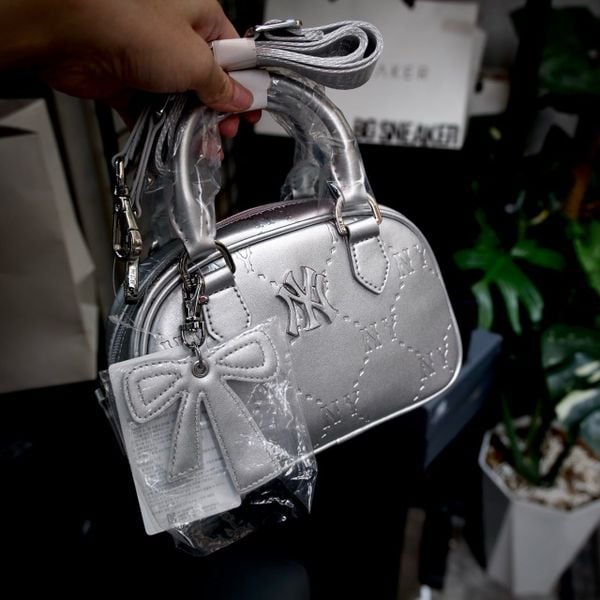  Túi Đeo Chéo MLB Diamond Monogram New York Yankees Crossbody SLIVER 7ACRMDA5N-50SIS 