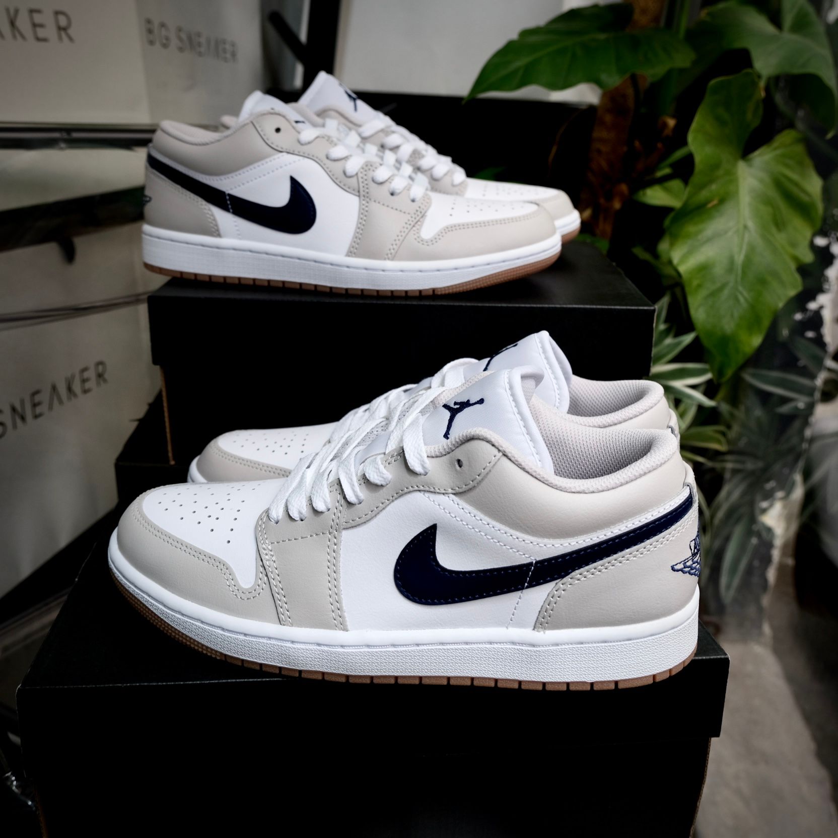  GIÀY Nike Air Jordan 1 Low Midnight Navy Neutral Grey 553558 146 -  553560 146 