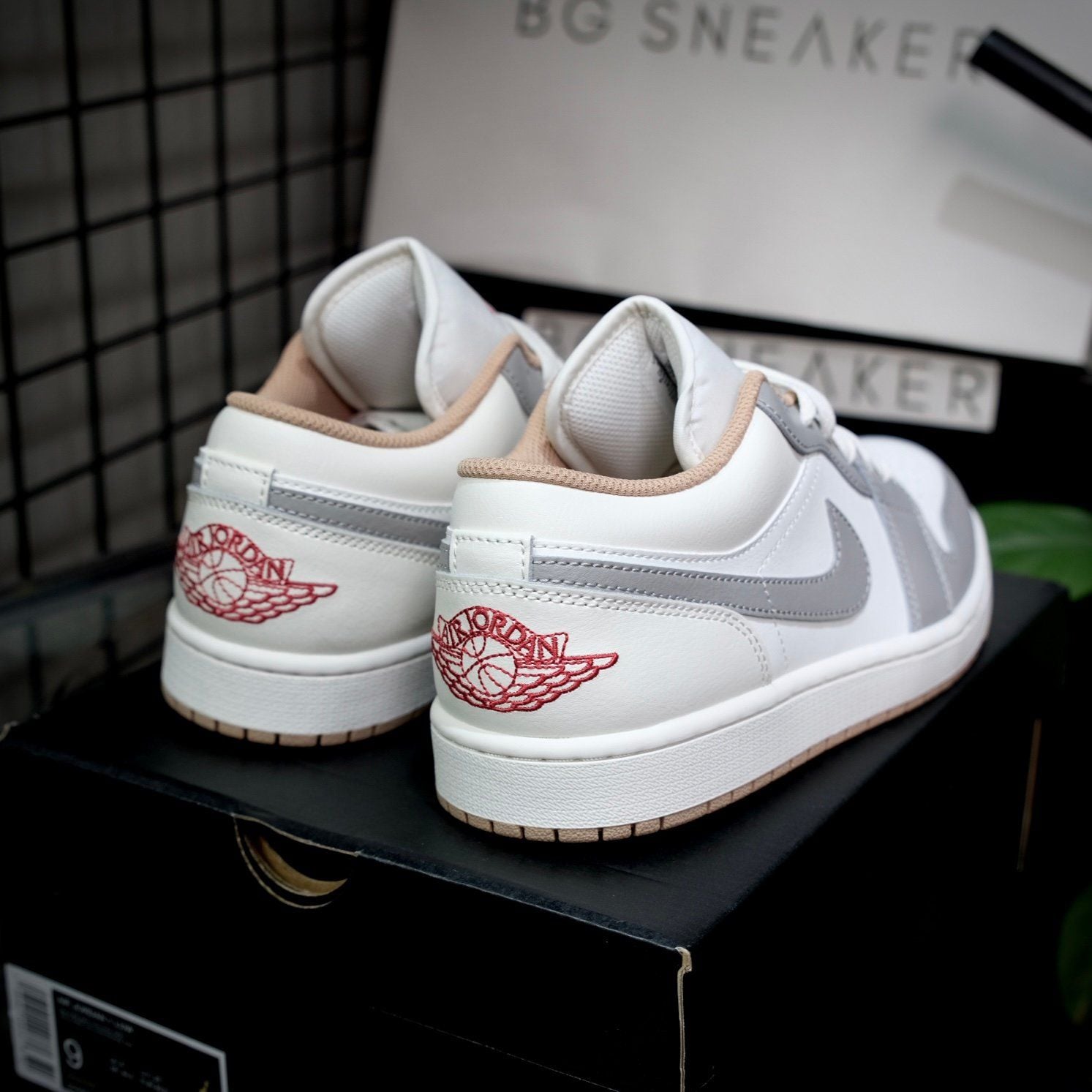  Giày Nike Air Jordan 1 Low ‘Red College Grey’ 553558-169 