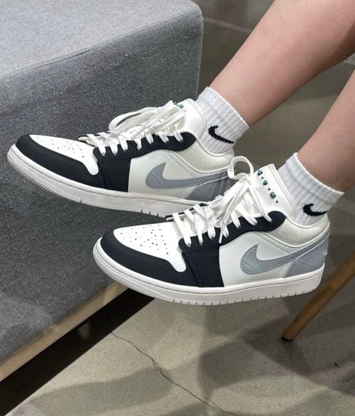  Giày Nike Air Jordan 1 Low Sail Light Smoke Grey IO2242-101 