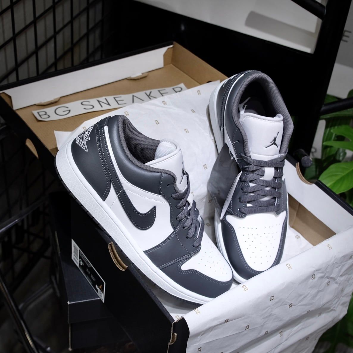  Giày Nike Air Jordan 1 Low Grey White 553558-044 