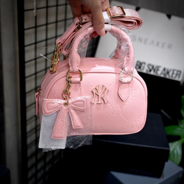  Túi Đeo Chéo MLB Diamond Monogram New York Yankees Crossbody PINK 7ACRMDA5N-50PKL 