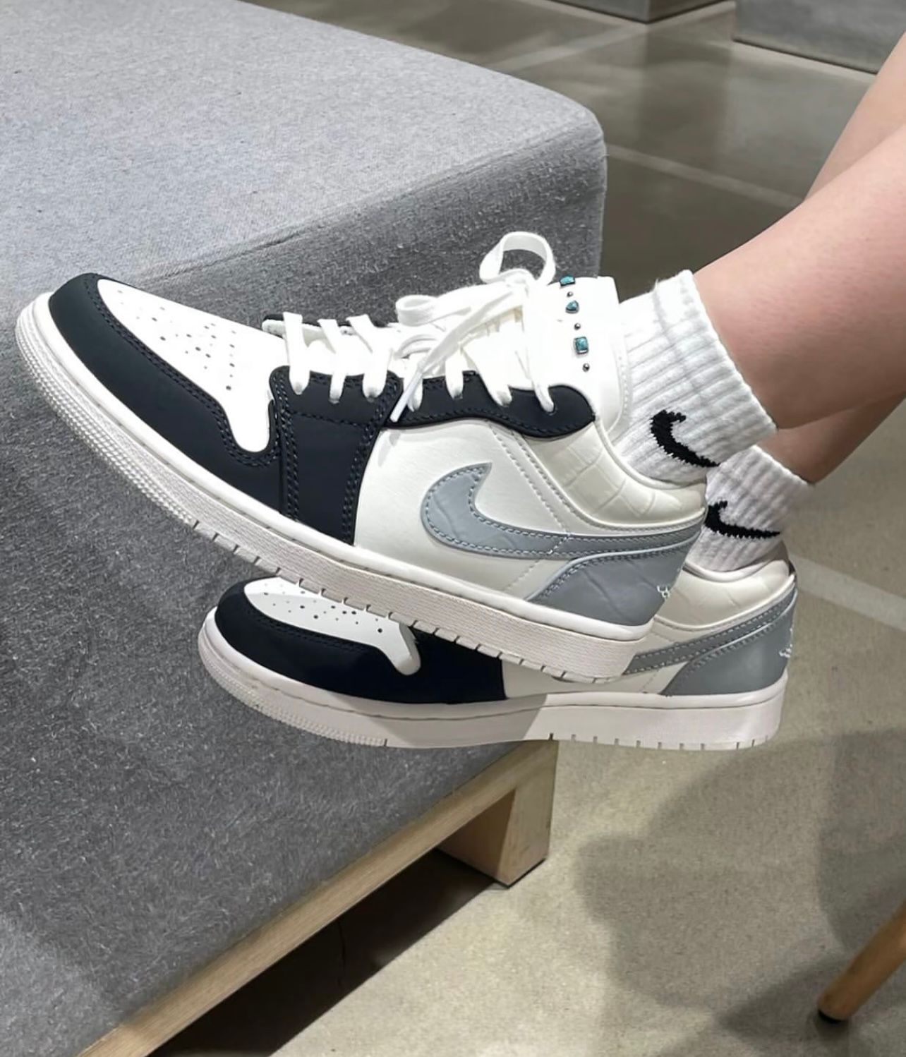  Giày Nike Air Jordan 1 Low Sail Light Smoke Grey IO2242-101 