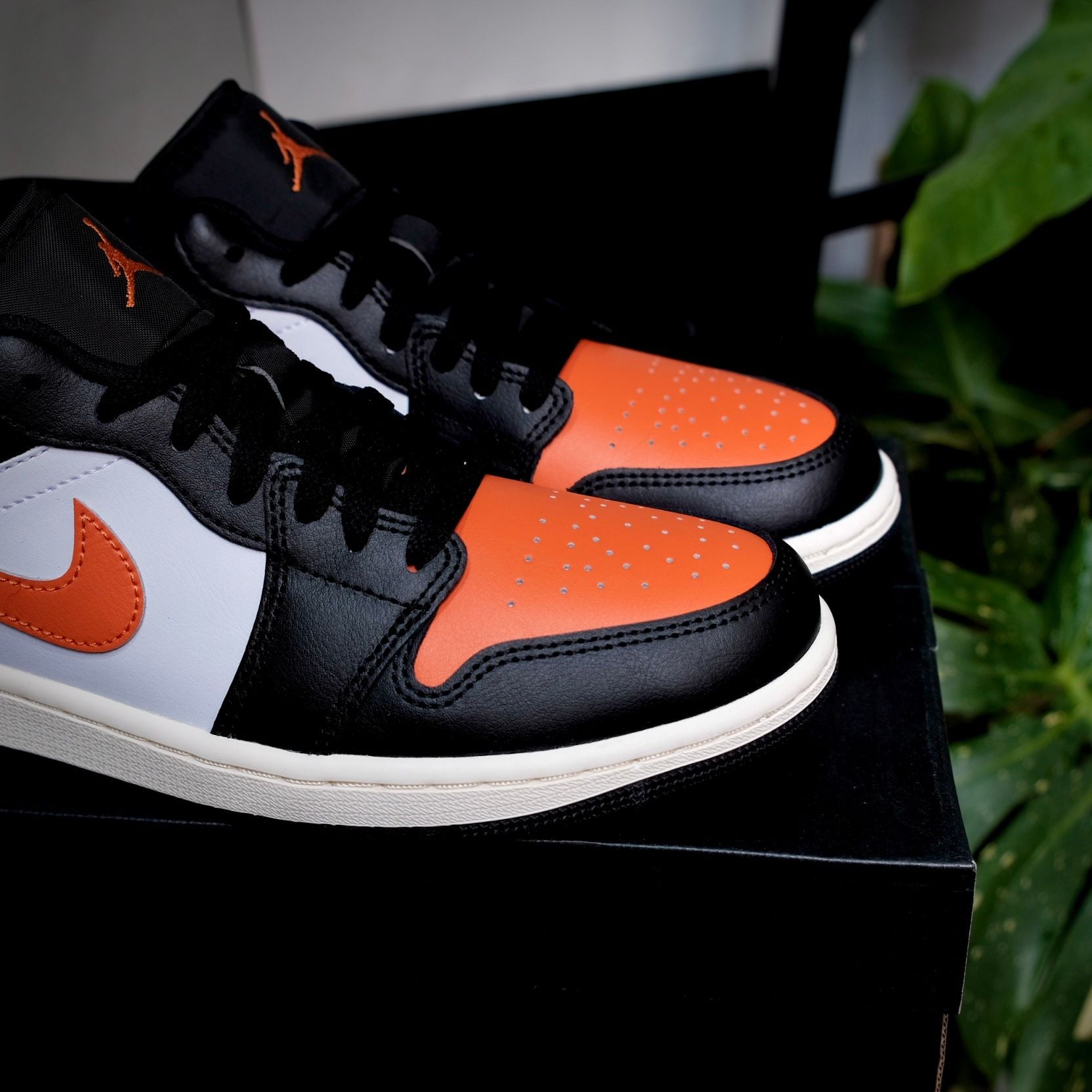  Giày Nike Air Jordan 1 Low Shattered Backboard 553558-081 