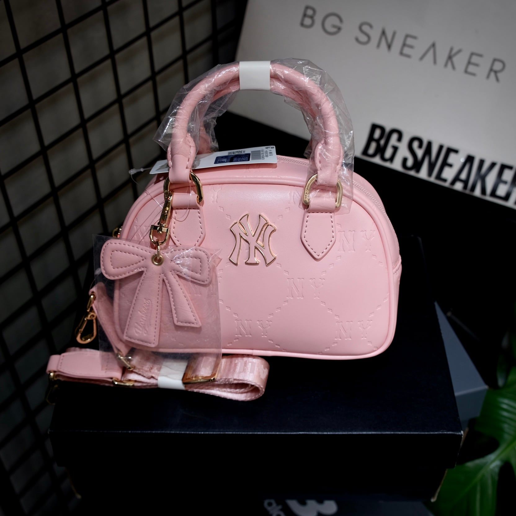  Túi Đeo Chéo MLB Diamond Monogram New York Yankees Crossbody PINK 7ACRMDA5N-50PKL 