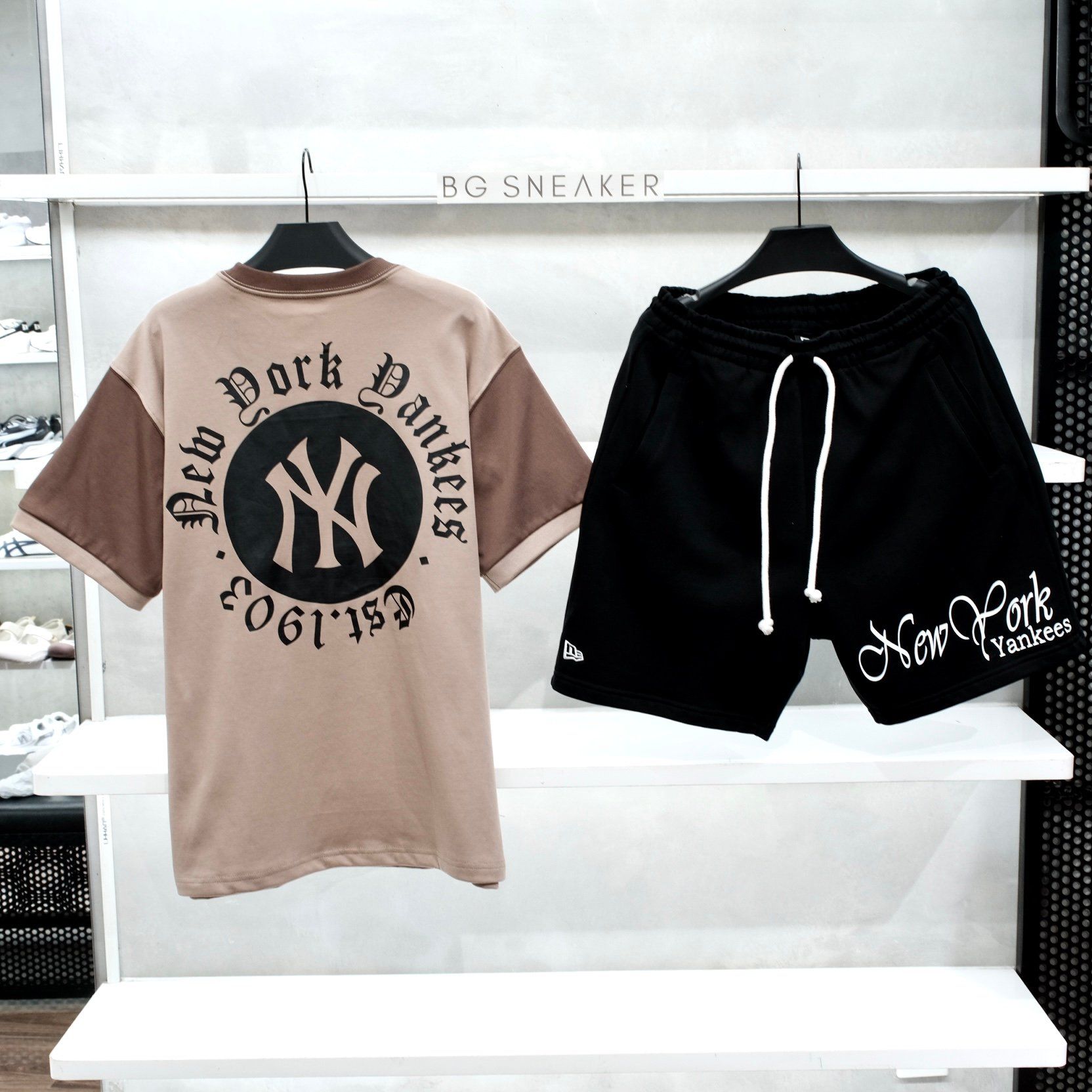  Áo Thun New Era New York Yankees Brown Logo Black   13334577 