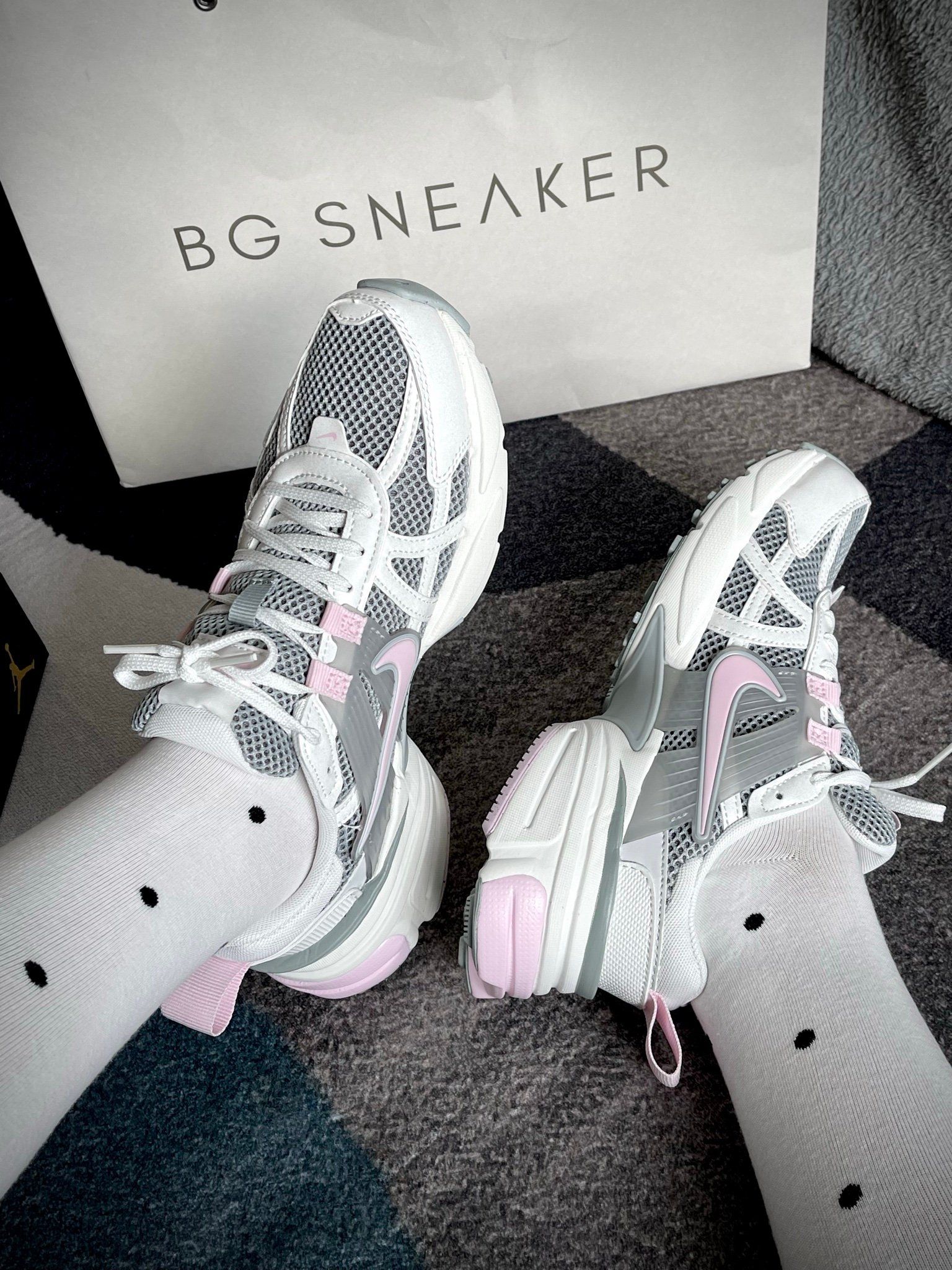  Giày Nike V2K Run ‘Light Pumice Pink Foam’ [HQ4046 001] 