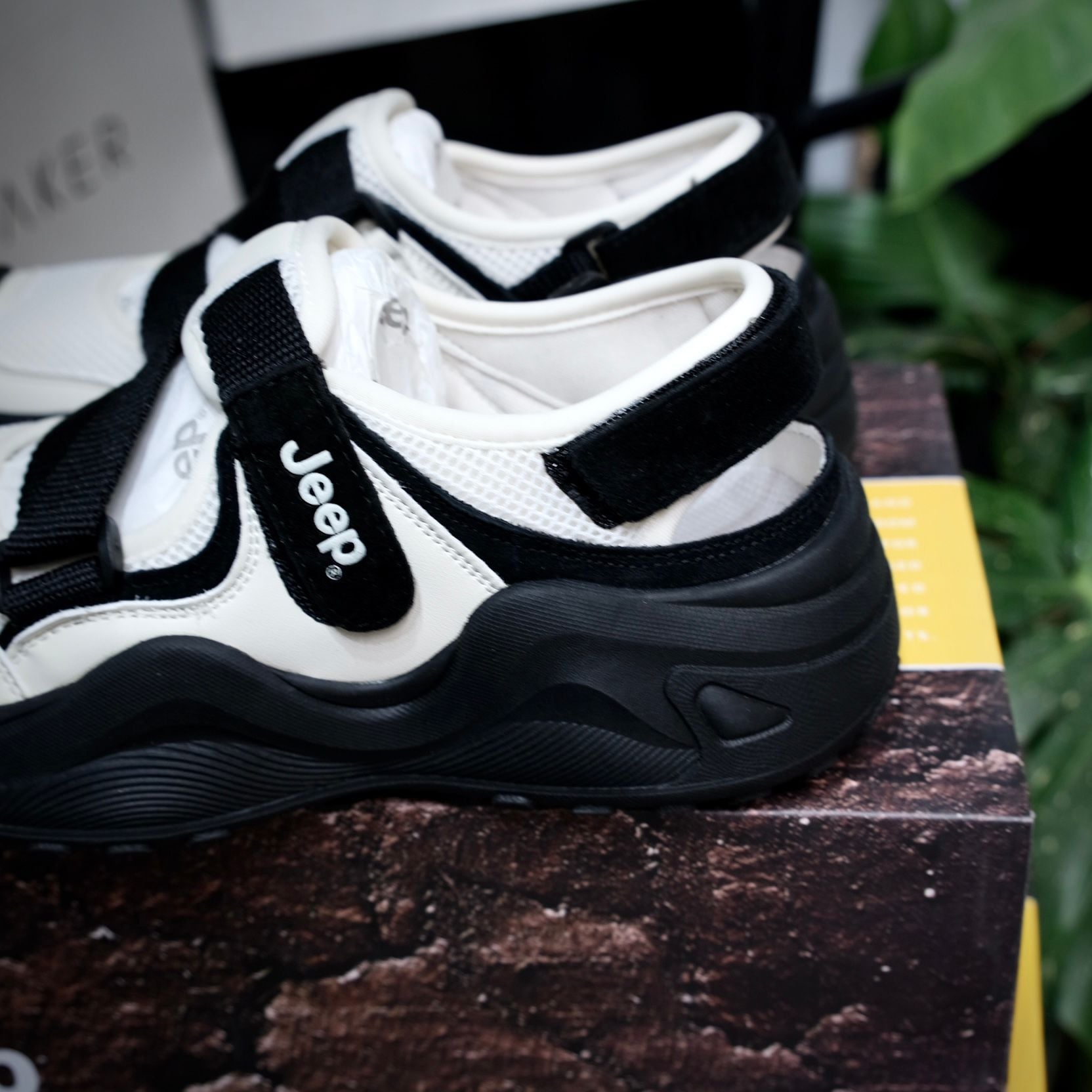  Giày Jeep Daddy Sandal Panda  P652W15166 