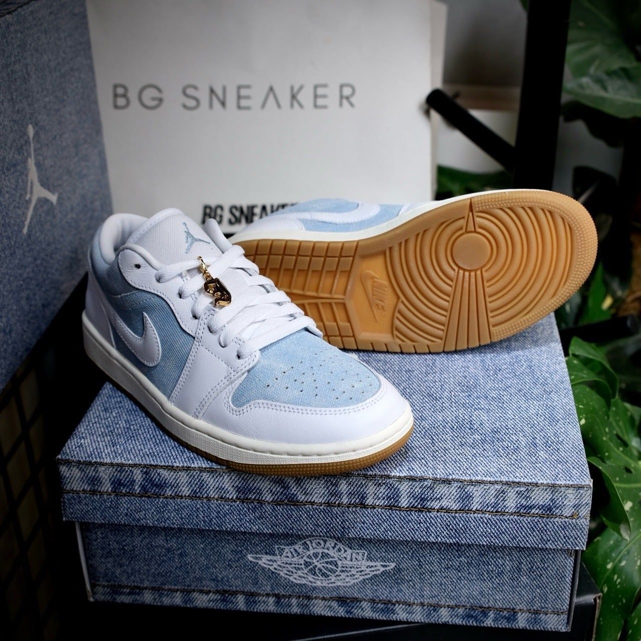  Giày Nike Air Jordan 1 Low SE Worn Blue HQ2004-400 