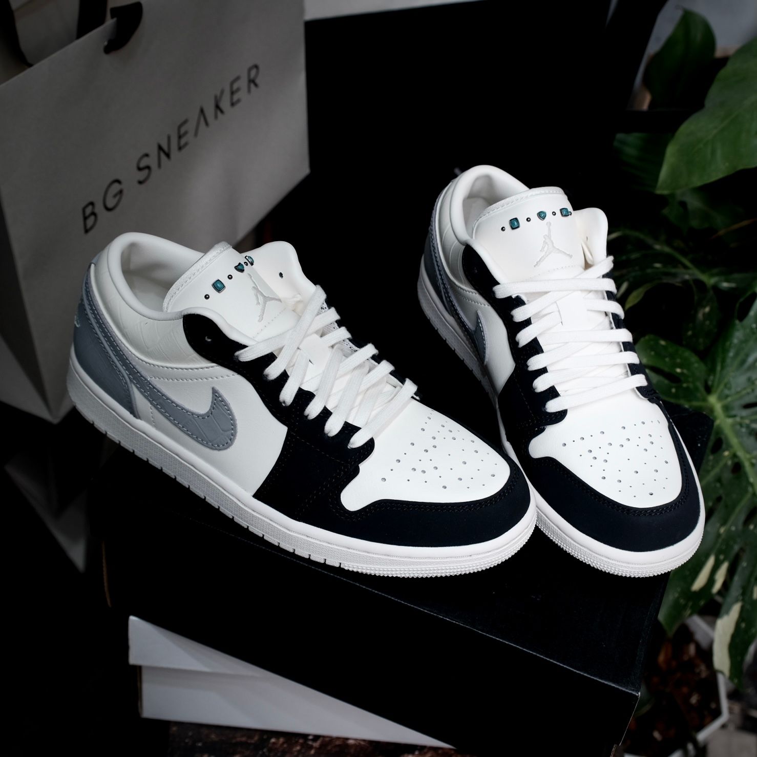  Giày Nike Air Jordan 1 Low Sail Light Smoke Grey IO2242-101 