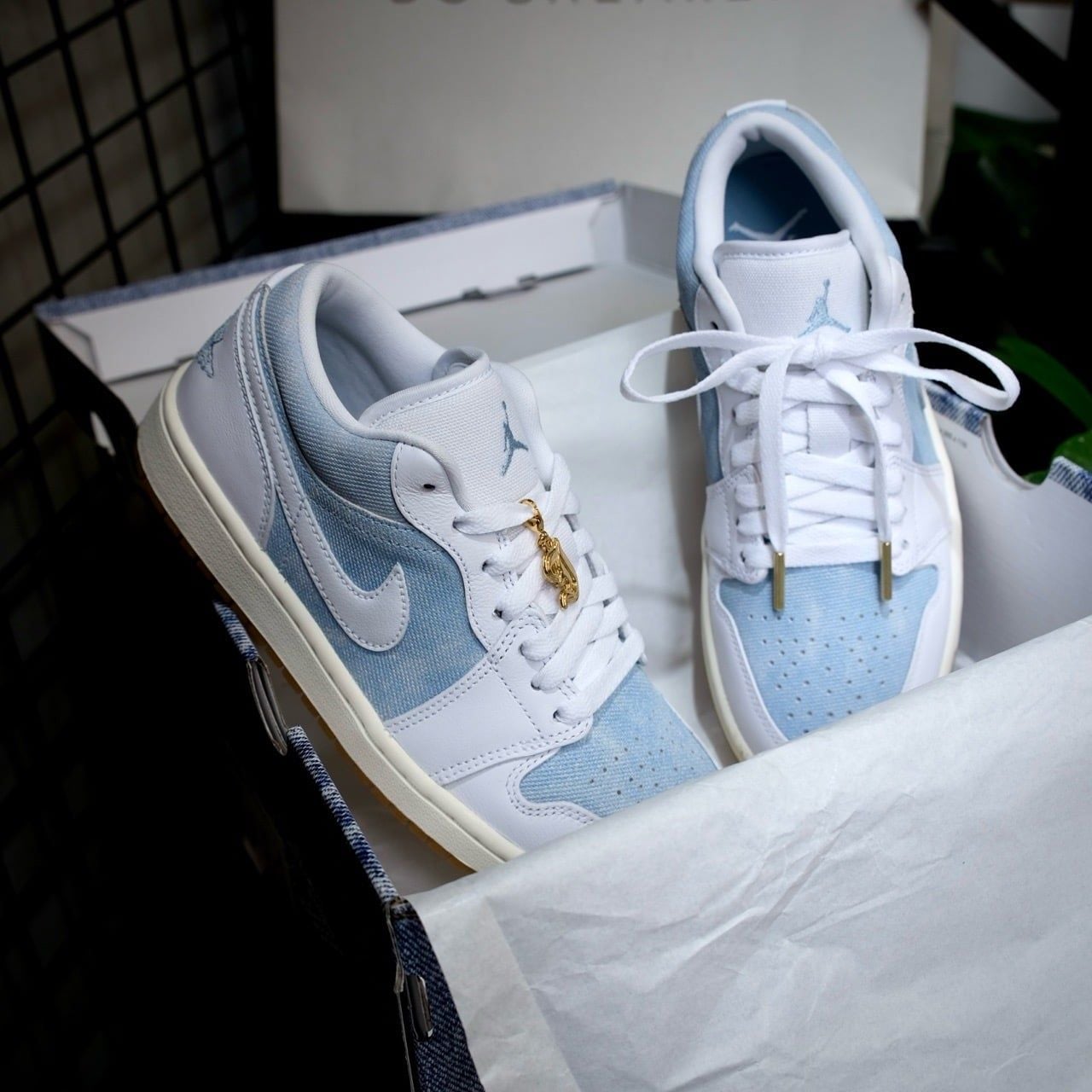 Giày Nike Air Jordan 1 Low SE Worn Blue HQ2004-400 