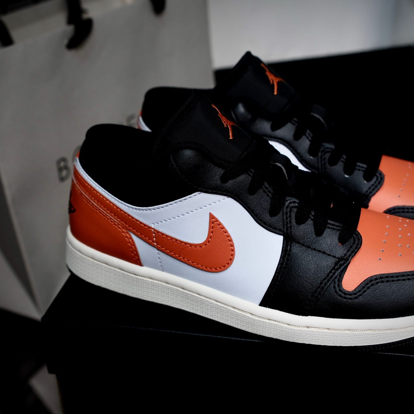 Giày Nike Air Jordan Low Shattered Backboard 553558-081
