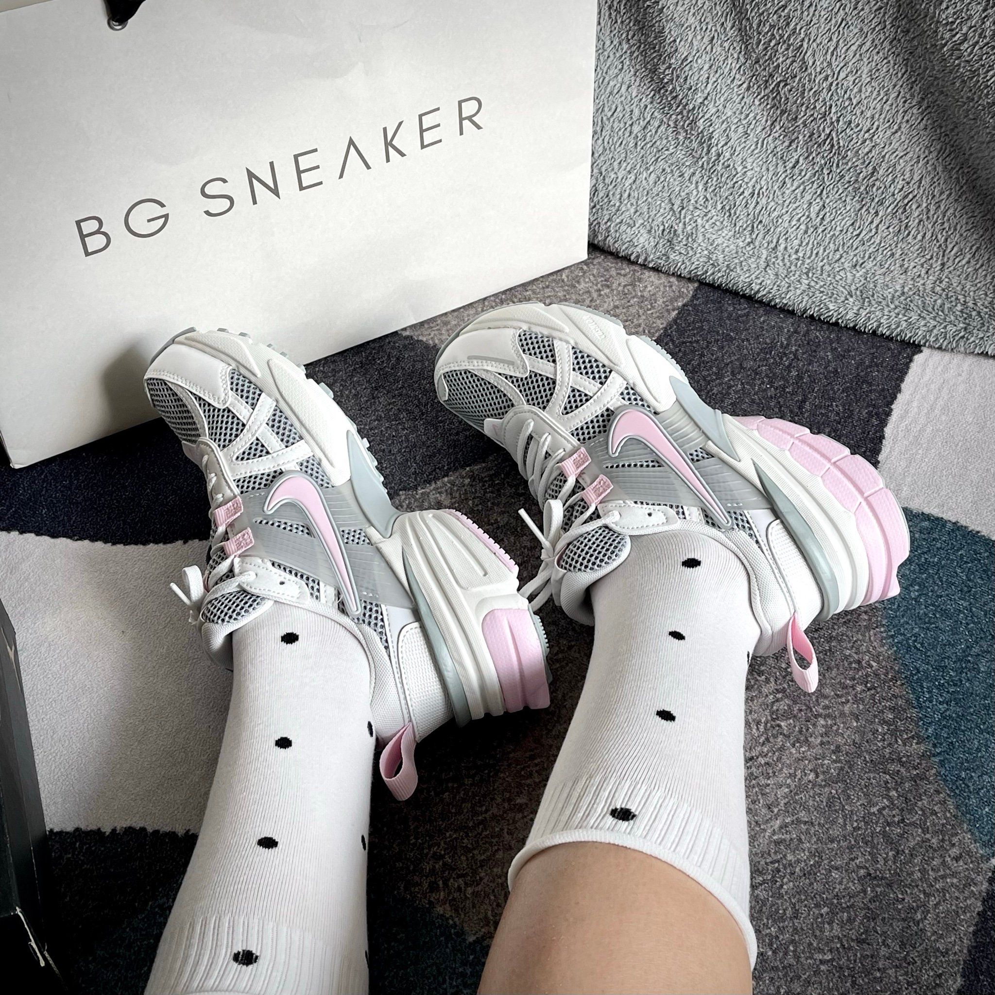 Giày Nike V2K Run ‘Light Pumice Pink Foam’ [HQ4046 001] 
