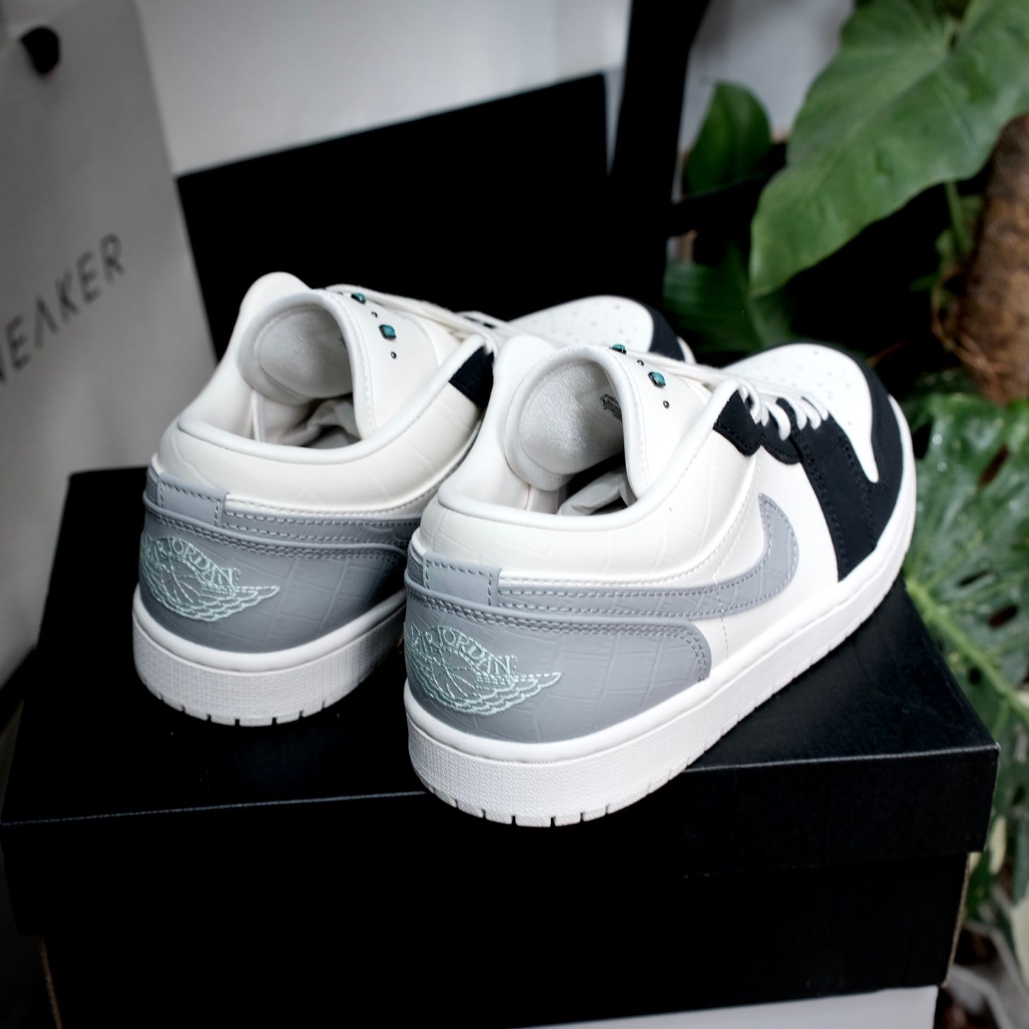  Giày Nike Air Jordan 1 Low Sail Light Smoke Grey IO2242-101 