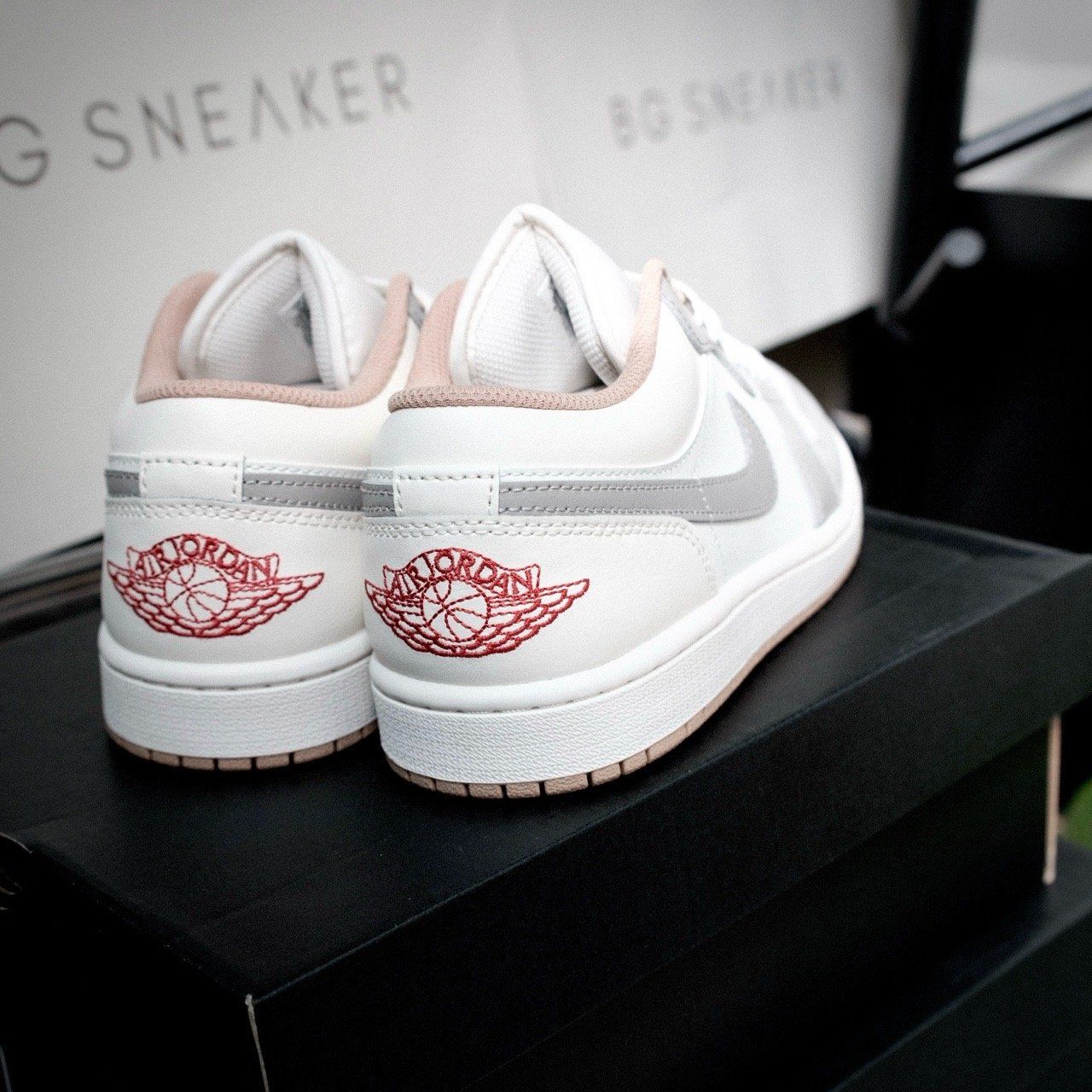  Giày Nike Air Jordan 1 Low ‘Red College Grey’ 553558-169 