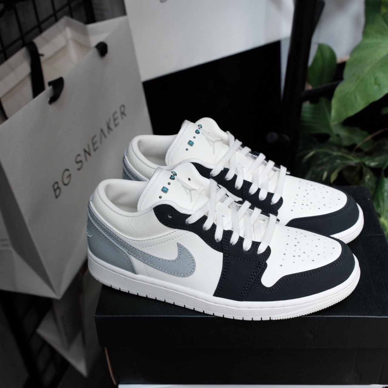  Giày Nike Air Jordan 1 Low Sail Light Smoke Grey IO2242-101 
