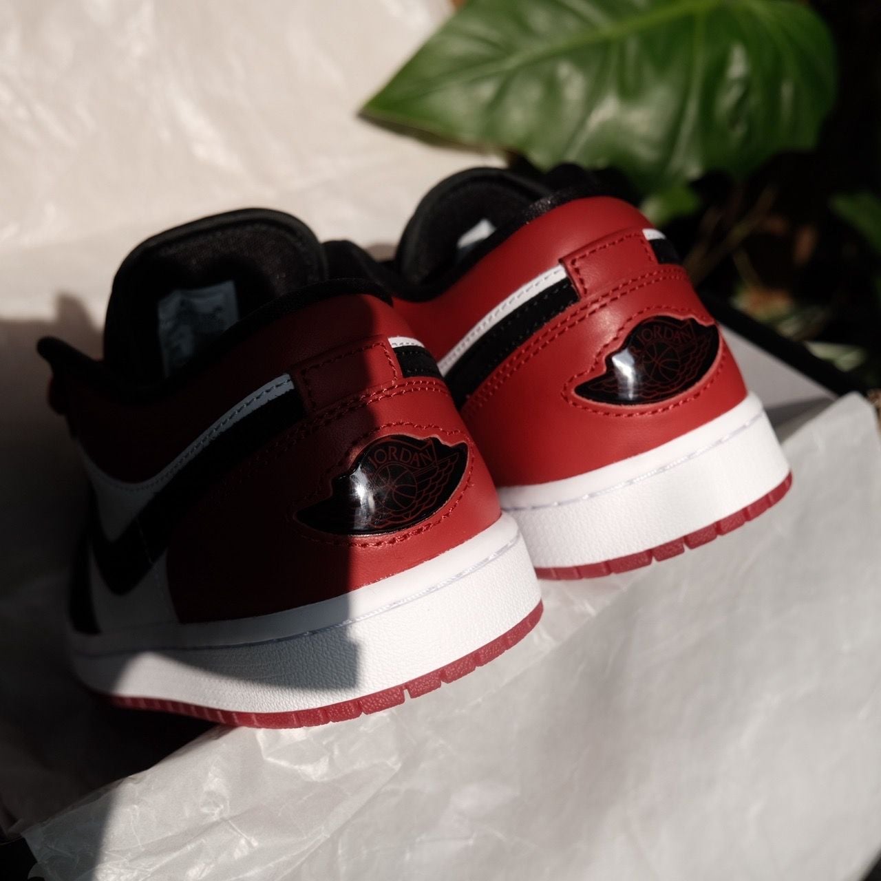  Giày Nike Air Jordan 1 Low Black Toe 2025  IB8971-106 