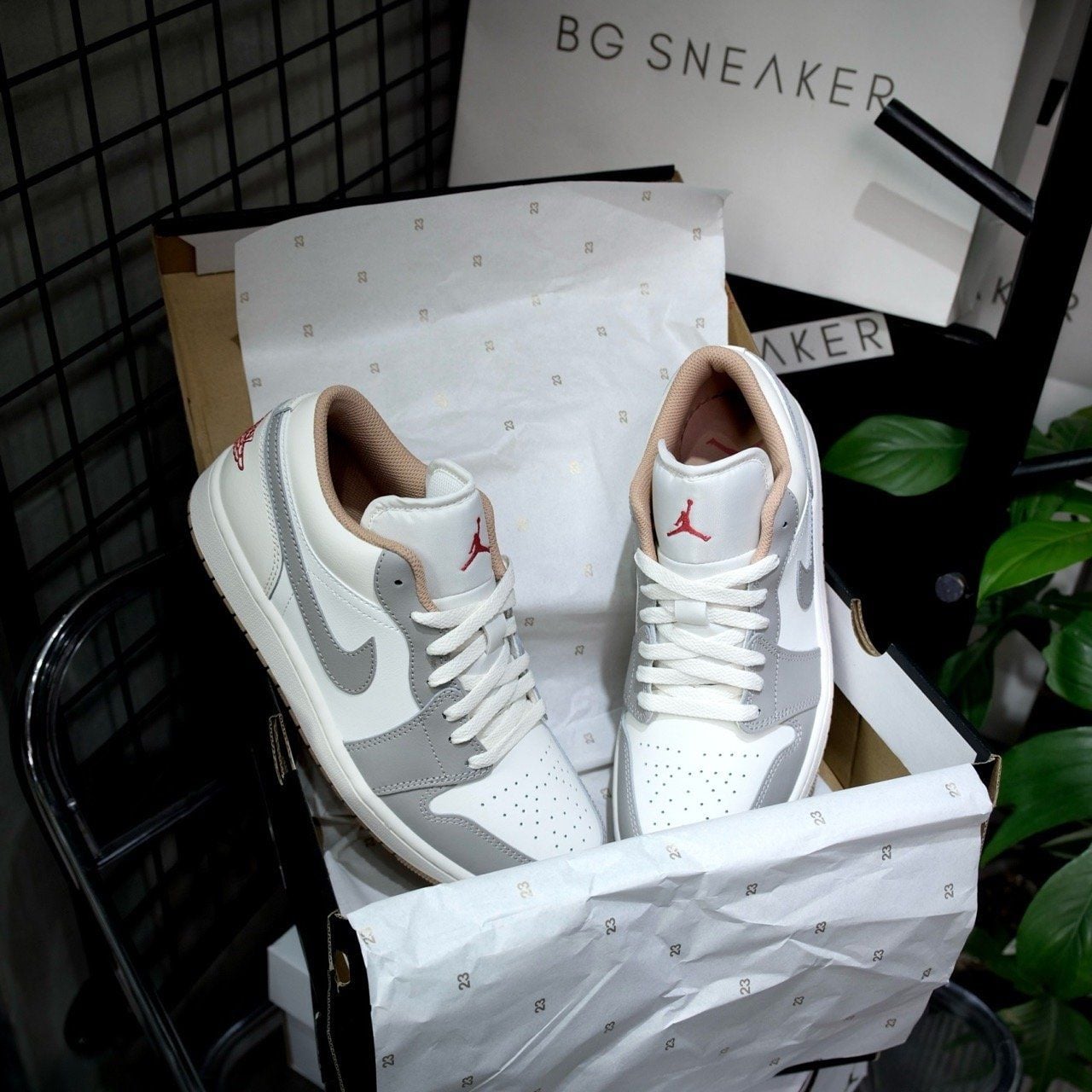  Giày Nike Air Jordan 1 Low ‘Red College Grey’ 553558-169 