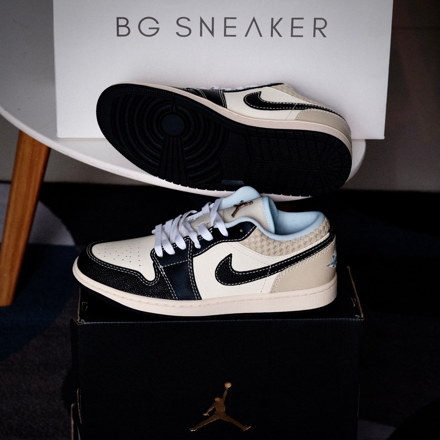  Giày Nike Air Jordan 1 Low SE Coconut Milk Black HQ3437-101 