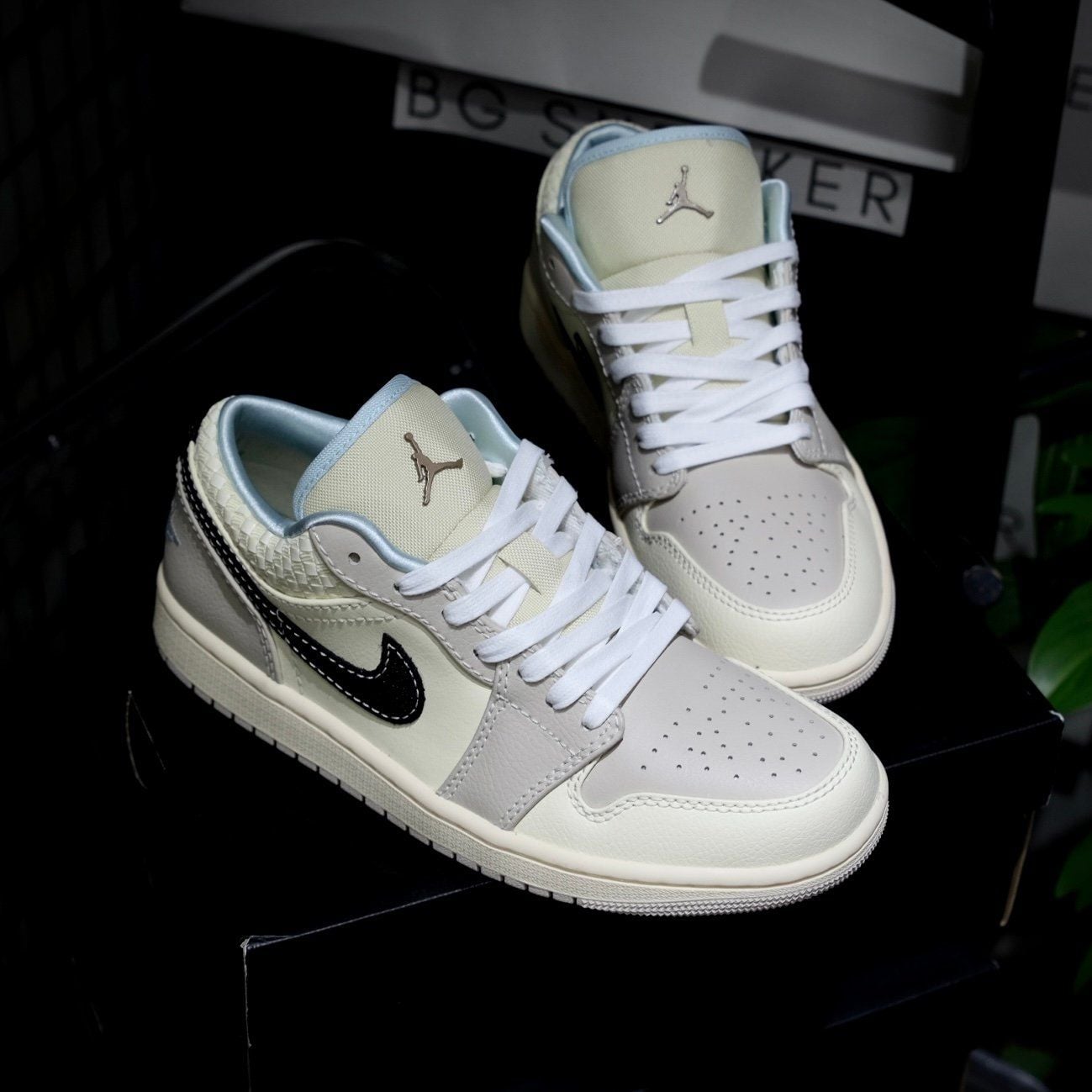  Giày Nike Air Jordan 1 Low SE Sanddrift HQ3440-101 