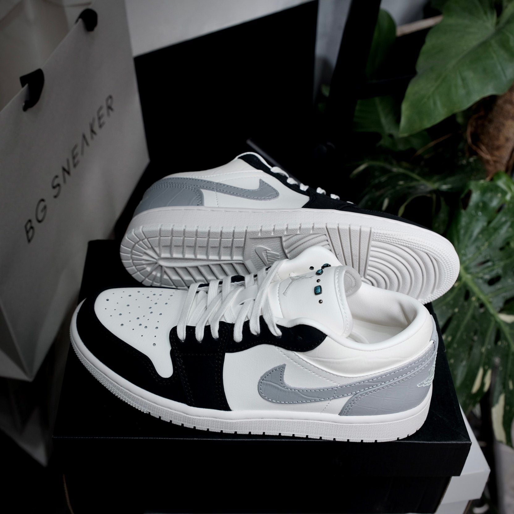  Giày Nike Air Jordan 1 Low Sail Light Smoke Grey IO2242-101 