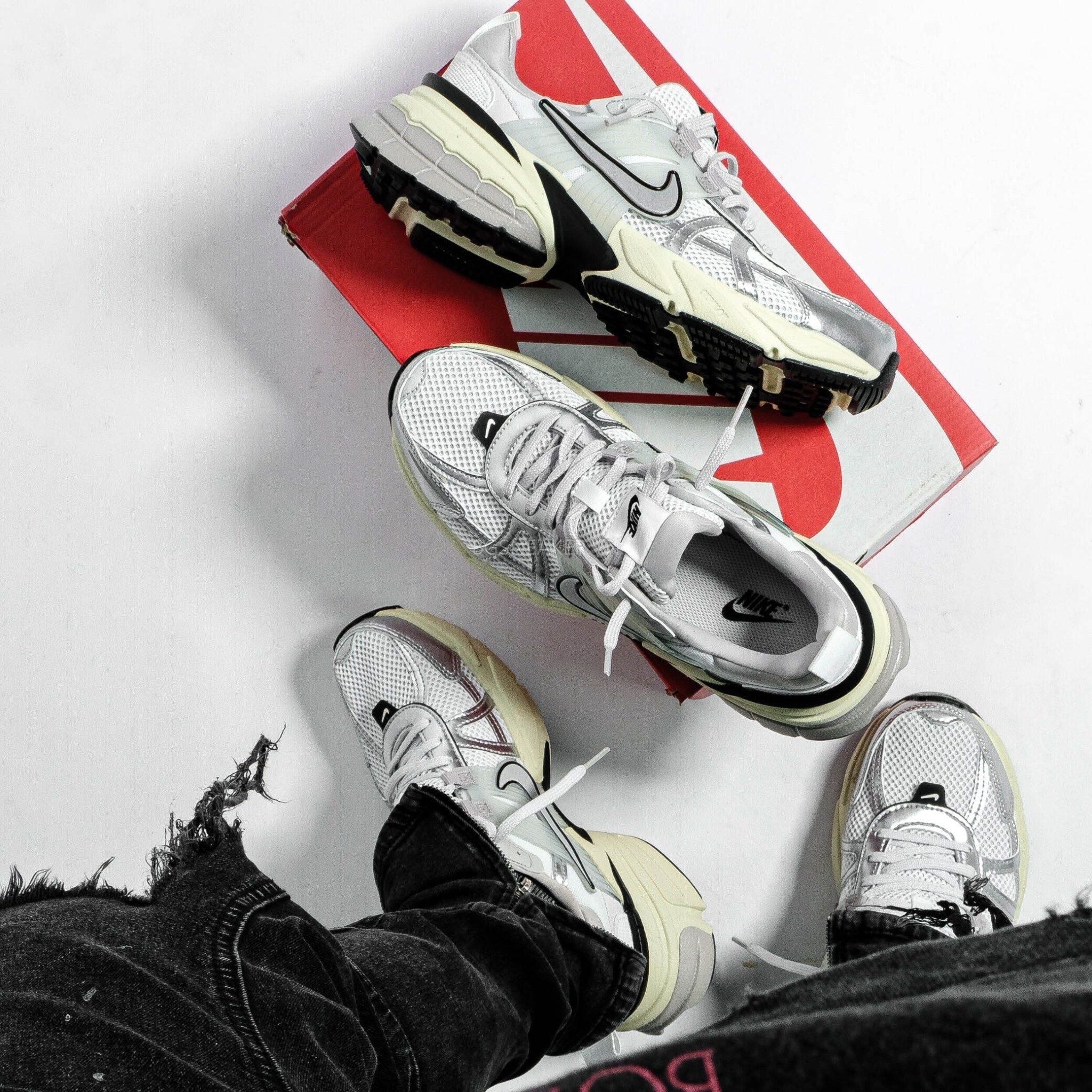  Giày Nike V2K Run Summit White Metallic Silver FD0736-100 