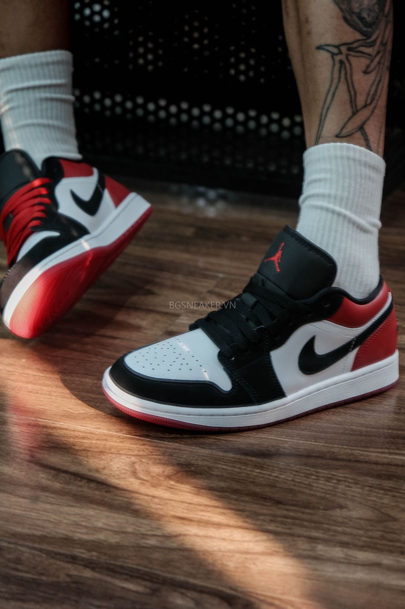  Giày Nike Air Jordan 1 Low Black Toe 2025  IB8971-106 