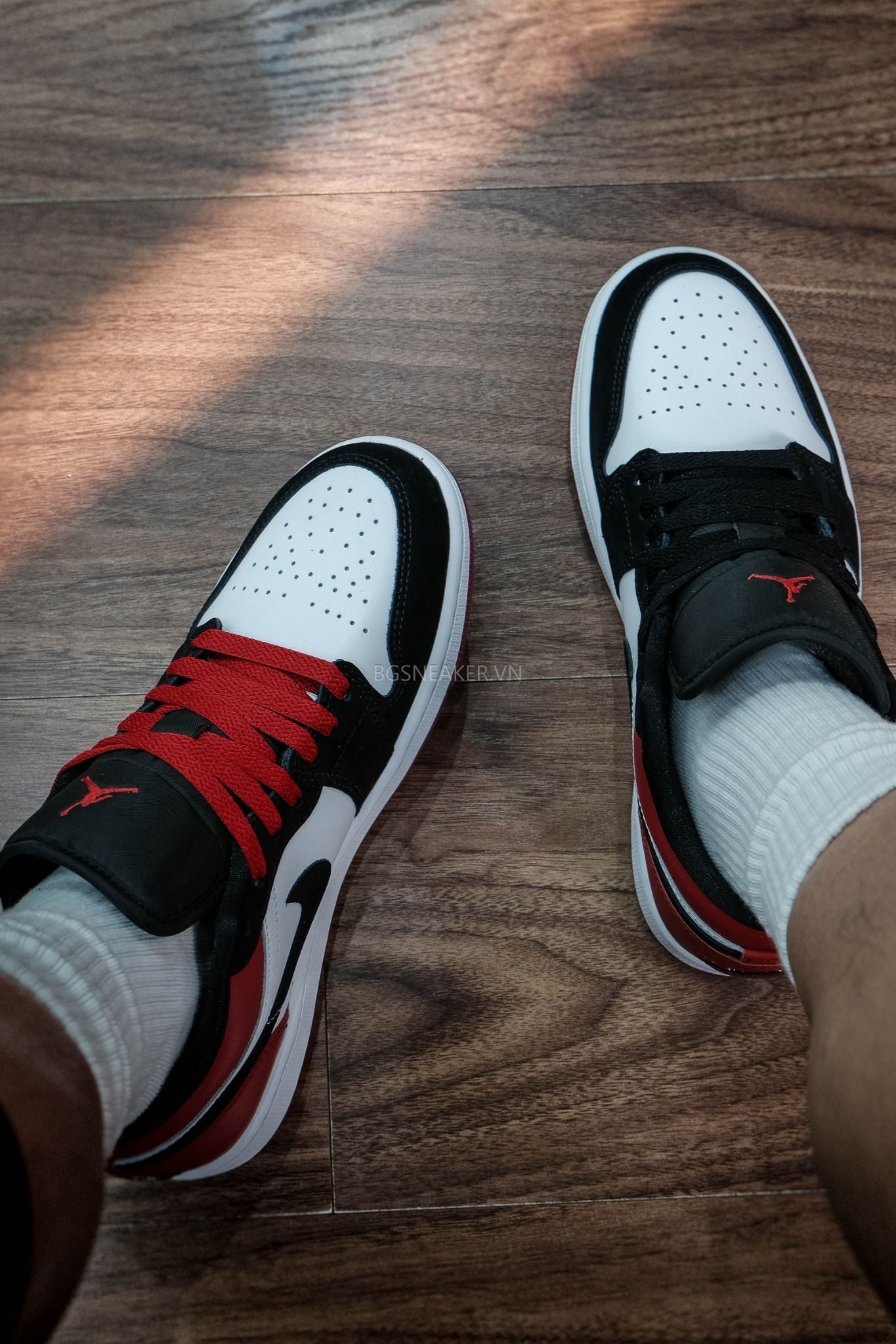  Giày Nike Air Jordan 1 Low Black Toe 2025  IB8971-106 