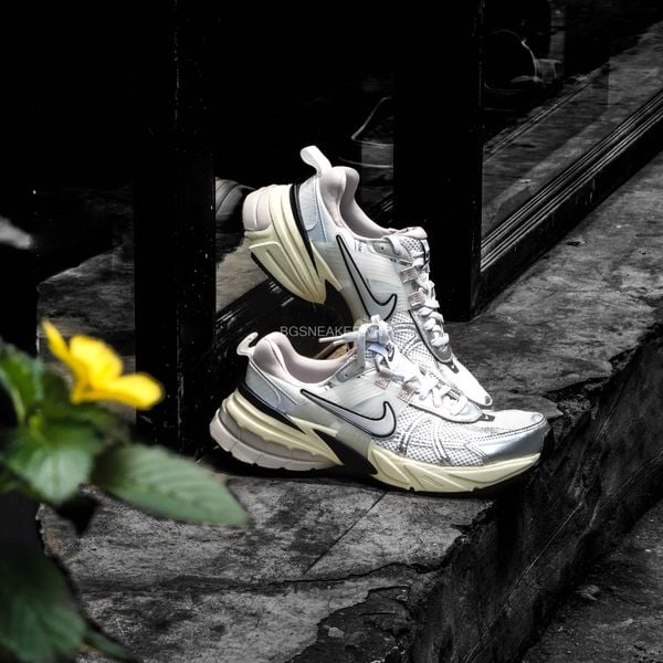  Giày Nike V2K Run Summit White Metallic Silver FD0736-100 