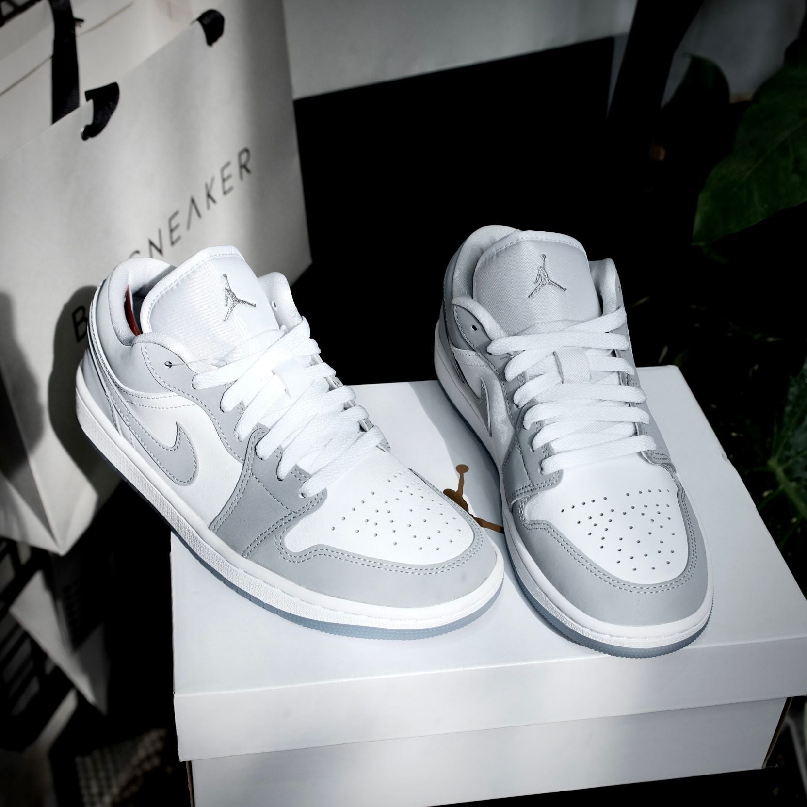  Giày Nike Jordan 1 Low White Wolf Grey DC0774-105 