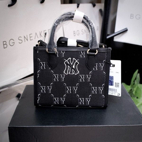  Túi Đeo Chéo MLB Diamond Monogram New York Yankees Crossbody Bag 7ACRMDG5N BROWN 