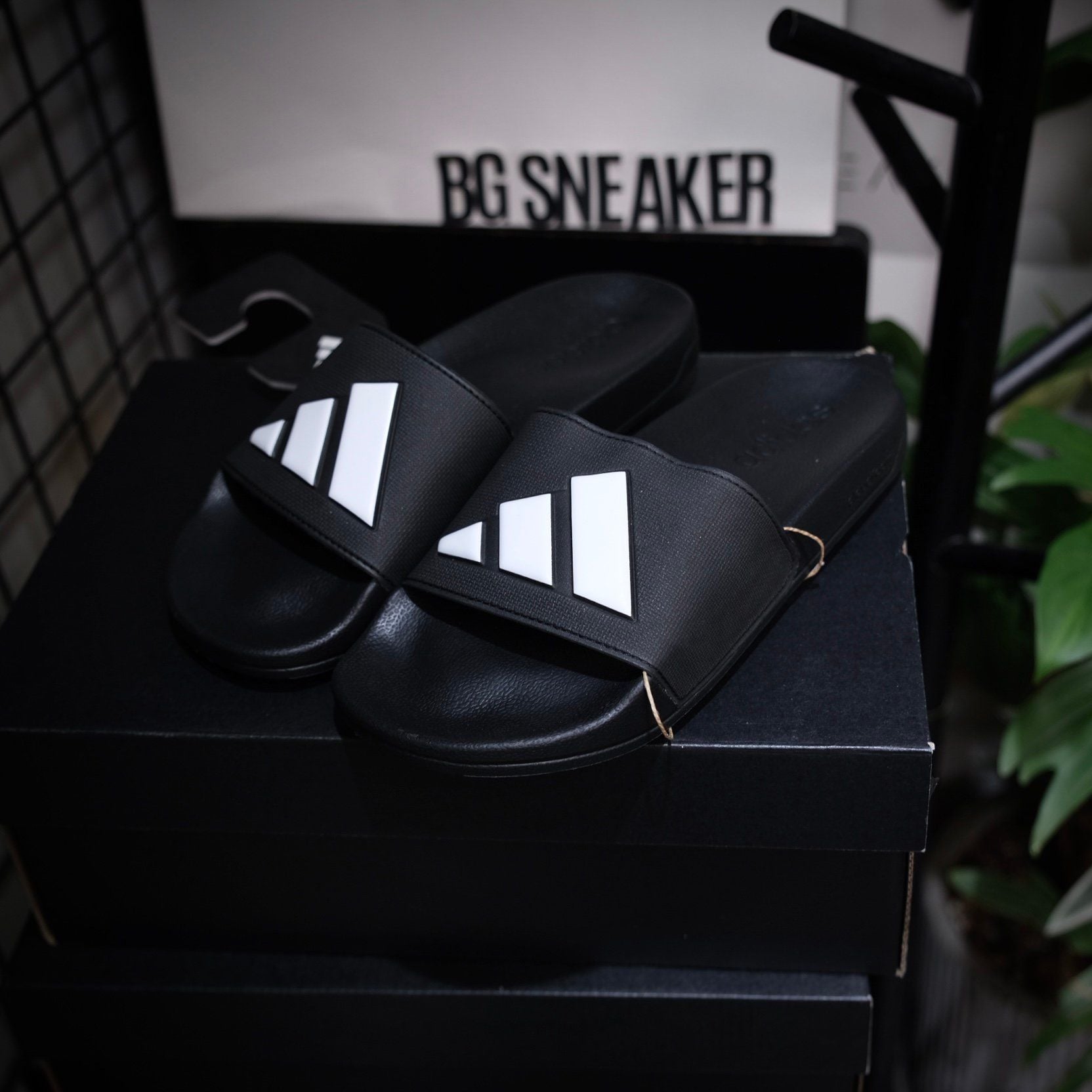  DÉP ADIDAS ADILETTE SHOWER ĐEN JS3565 