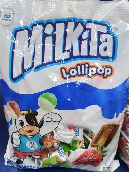 Kẹo mút Milkita gói 50 que x 9g