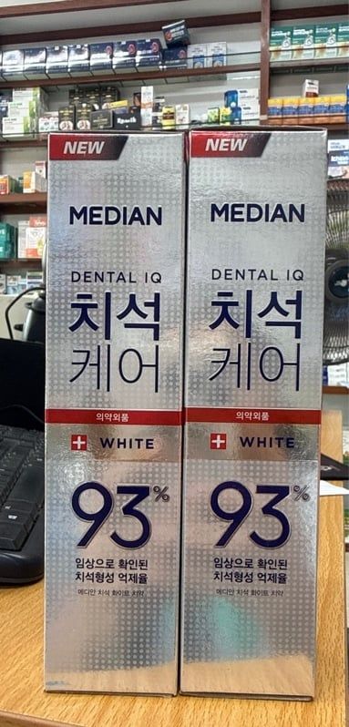 Kem đánh răng Median dental bạc bay mang bám, chống ố vàng