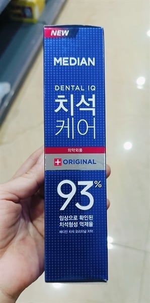 Kem đánh răng Median xanh hương chanh ngừa viêm nướu sưng lợi.