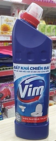 Unilever Vim chất tẩy rửa bồn cầu & nhà tắm chai 880ml xanh biển