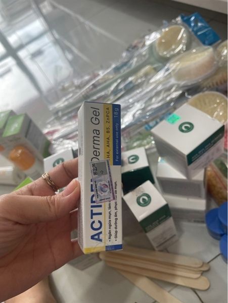 Kem trị mụn actidem 18g