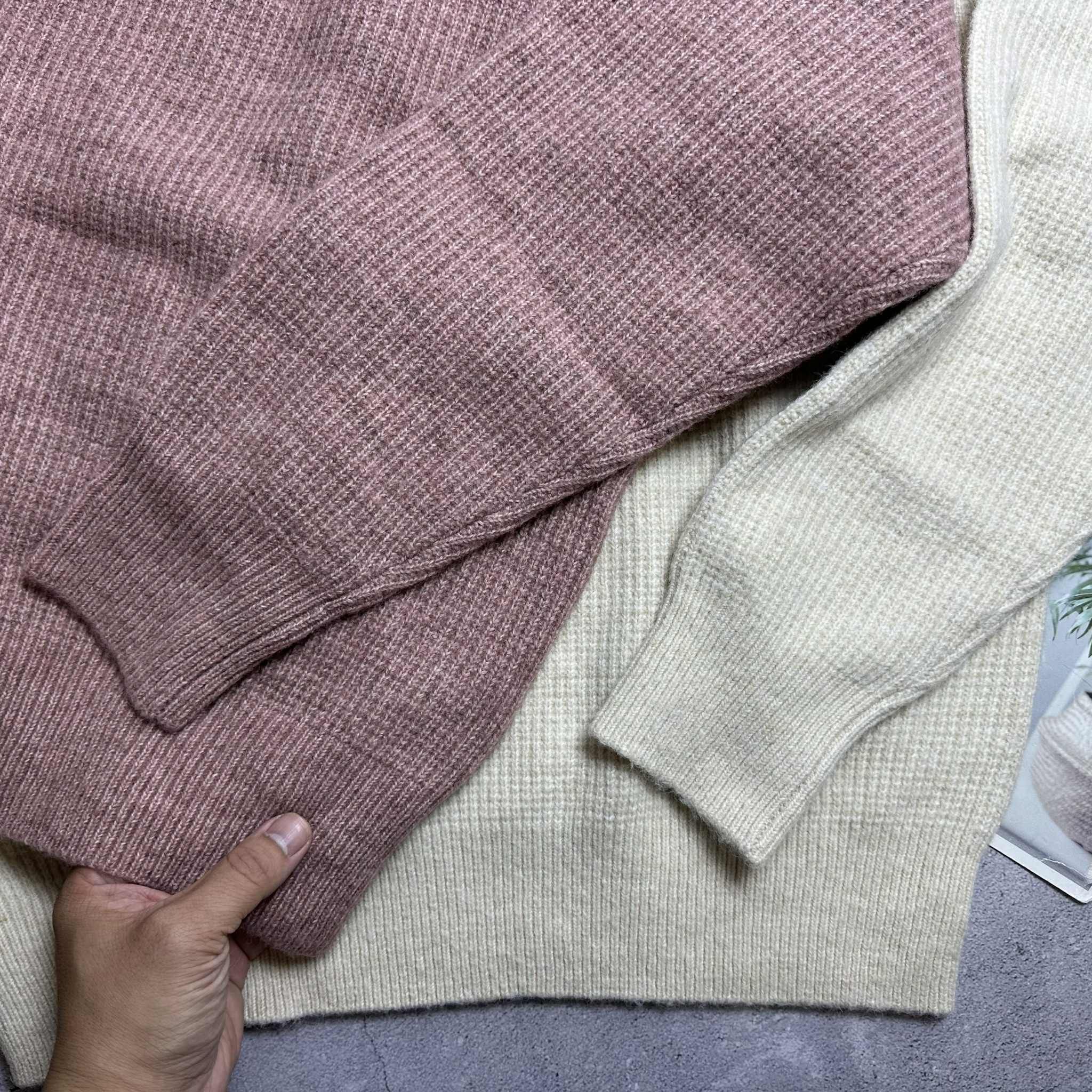 ÁO LEN BERS.HKA CHỮ THÊU NGỰC 7743