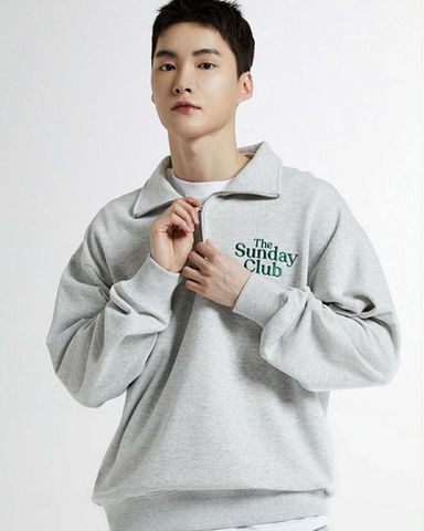 ÁO NỈ CỔ KHÓA SPAO THE SUNDAY CLUB 5219