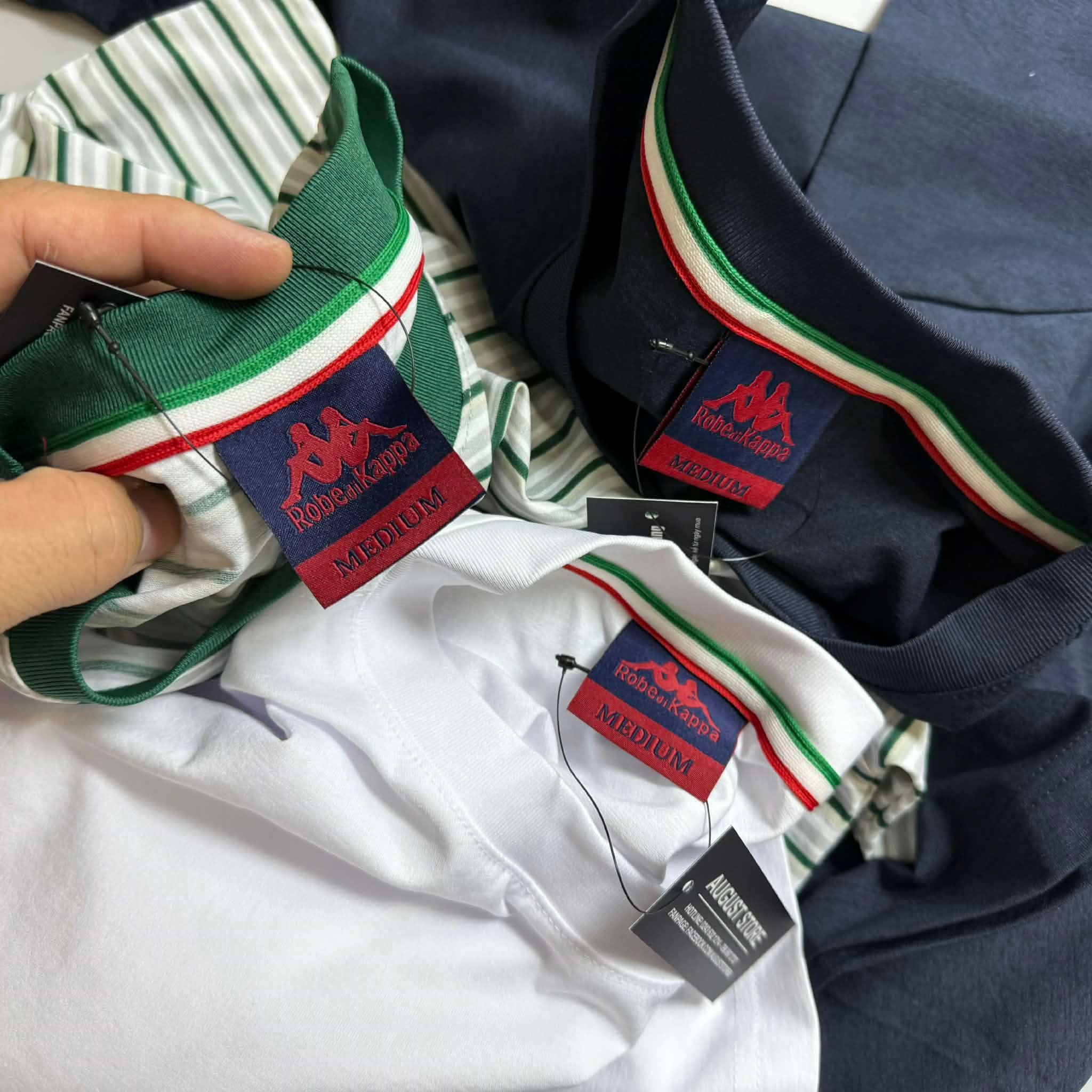 ÁO CỔ TRÒN KAP.PA TÚI NGỰC UNISEX 7636