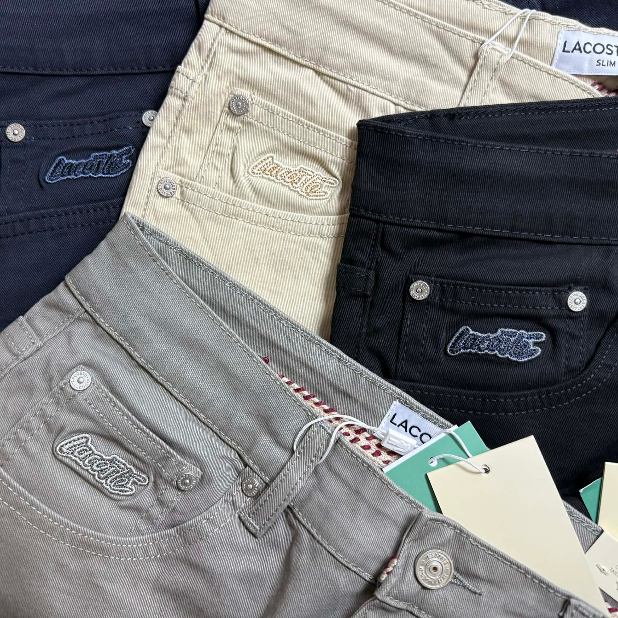 QUẦN KAKI LA.COSTE TÚI THÊU CHỮ SLIMFIT 4828