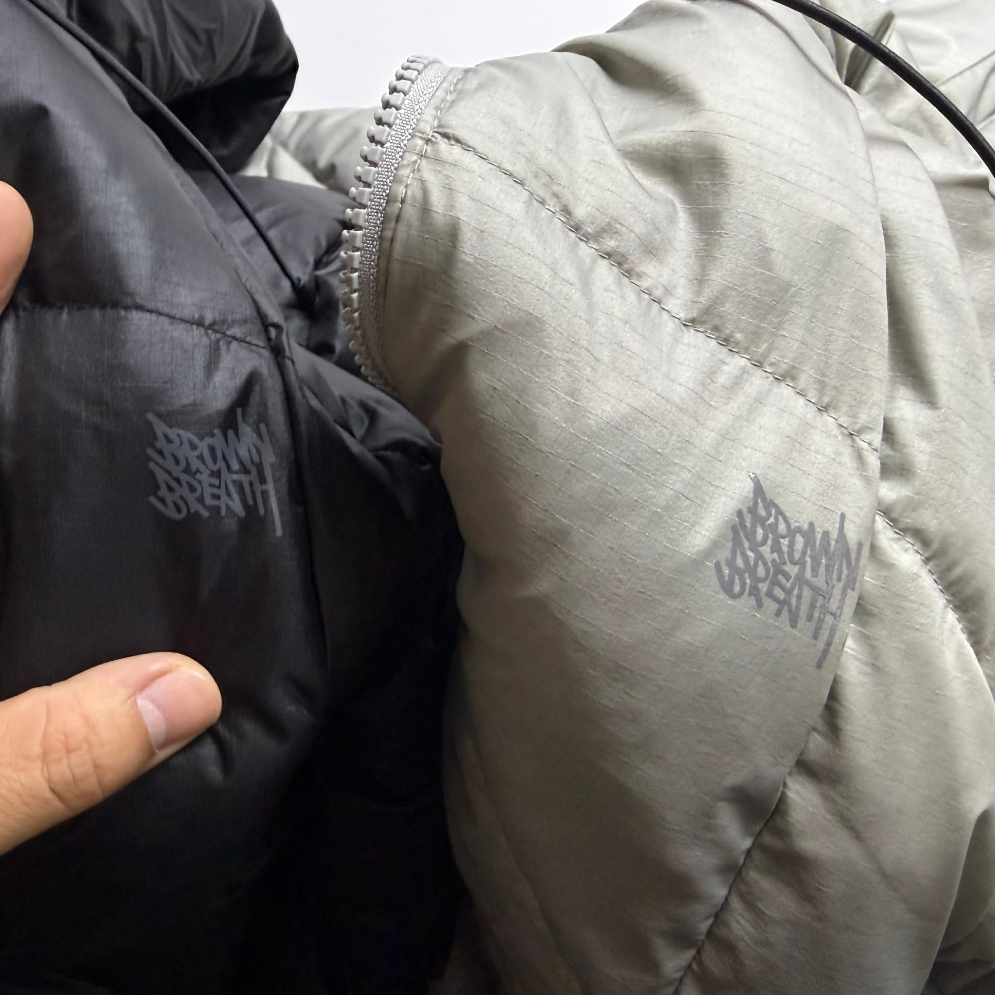 AK LÔNG VŨ BROWN.BREATH UNISEX MẶC ĐÔI 3626