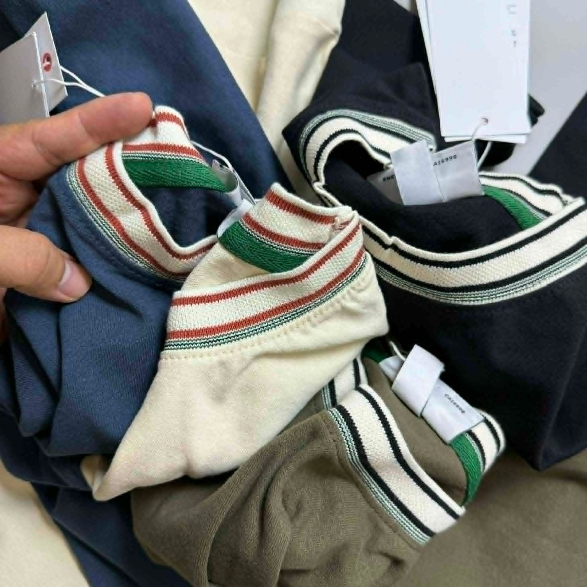 ÁO CT LA.COSTE VIỀN CỔ KẺ SLIM 7656