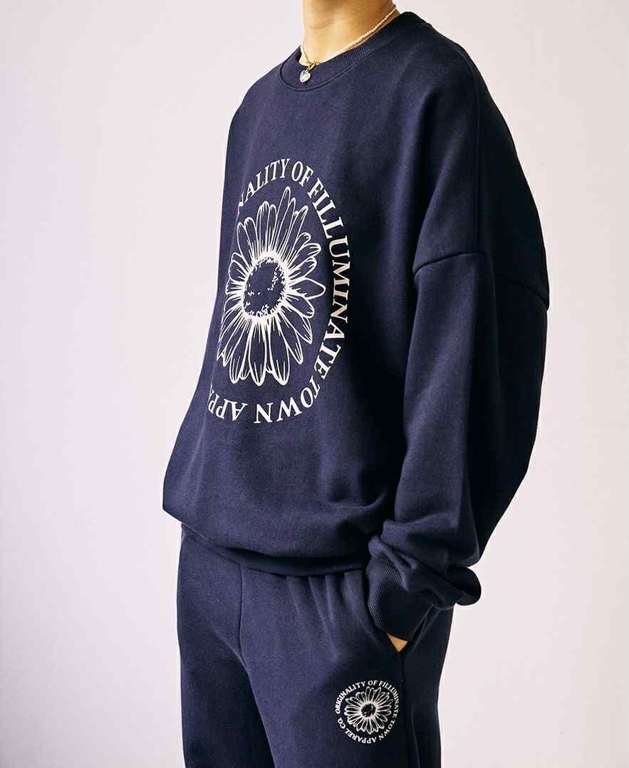 ÁO NỈ F.ILLUMINATE HÌNH HOA CÚC LOOSE FIT 6518