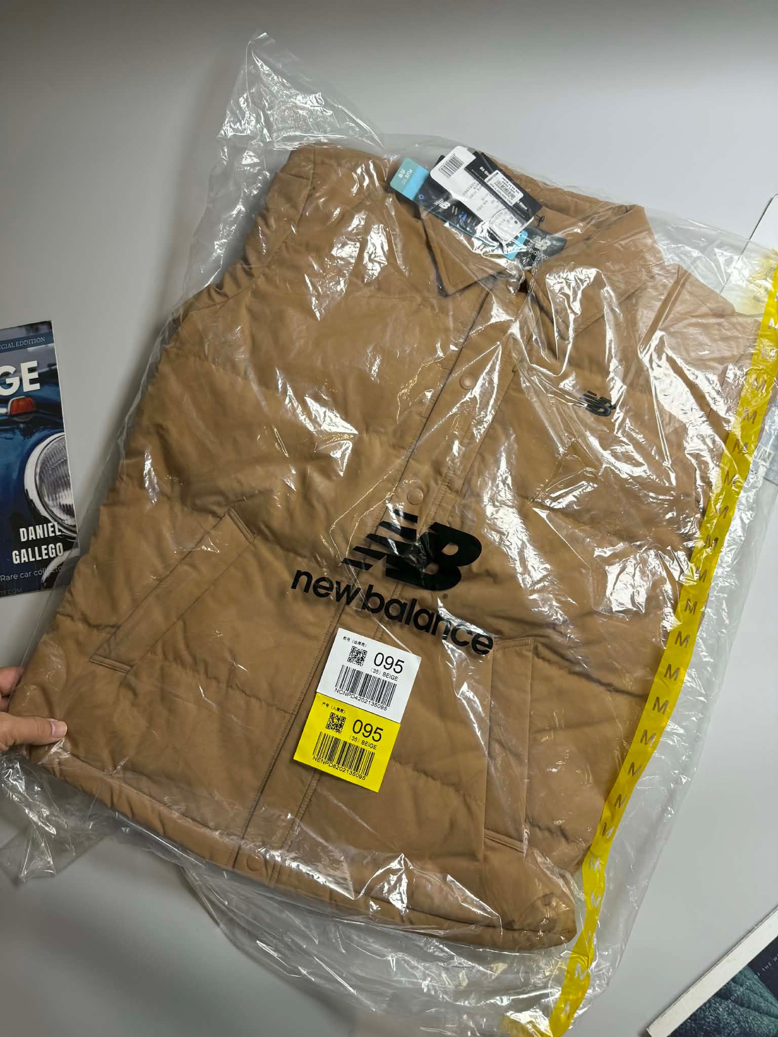 AK LÔNG VŨ CỔ BẺ NEW.BALANCE 6940