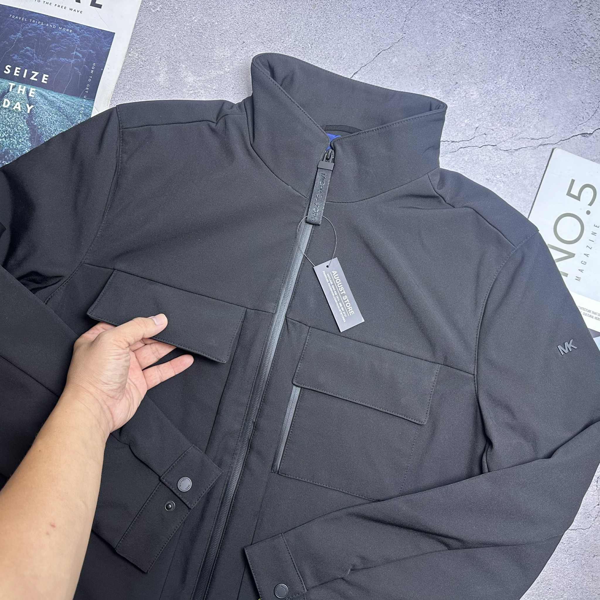 AK TÚI NGỰC M.KORS KHÓA ZIP VẢI CHỐNG NƯỚC 8016