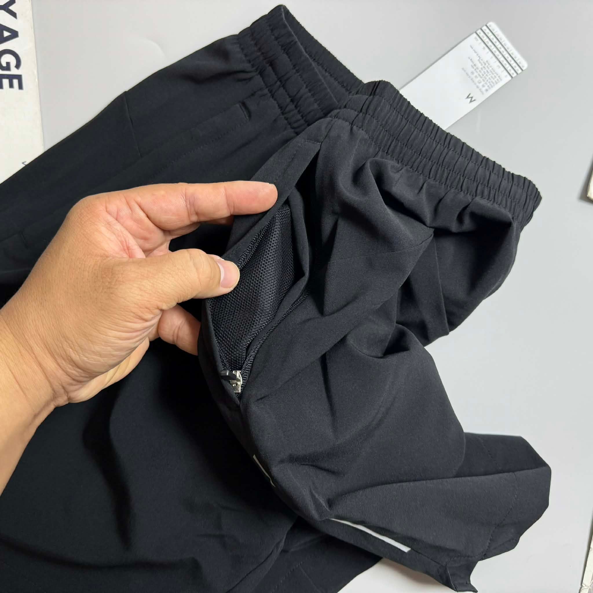 SHORT GIÓ THỂ THAO TÚI KHÓA ON/OFF 2062