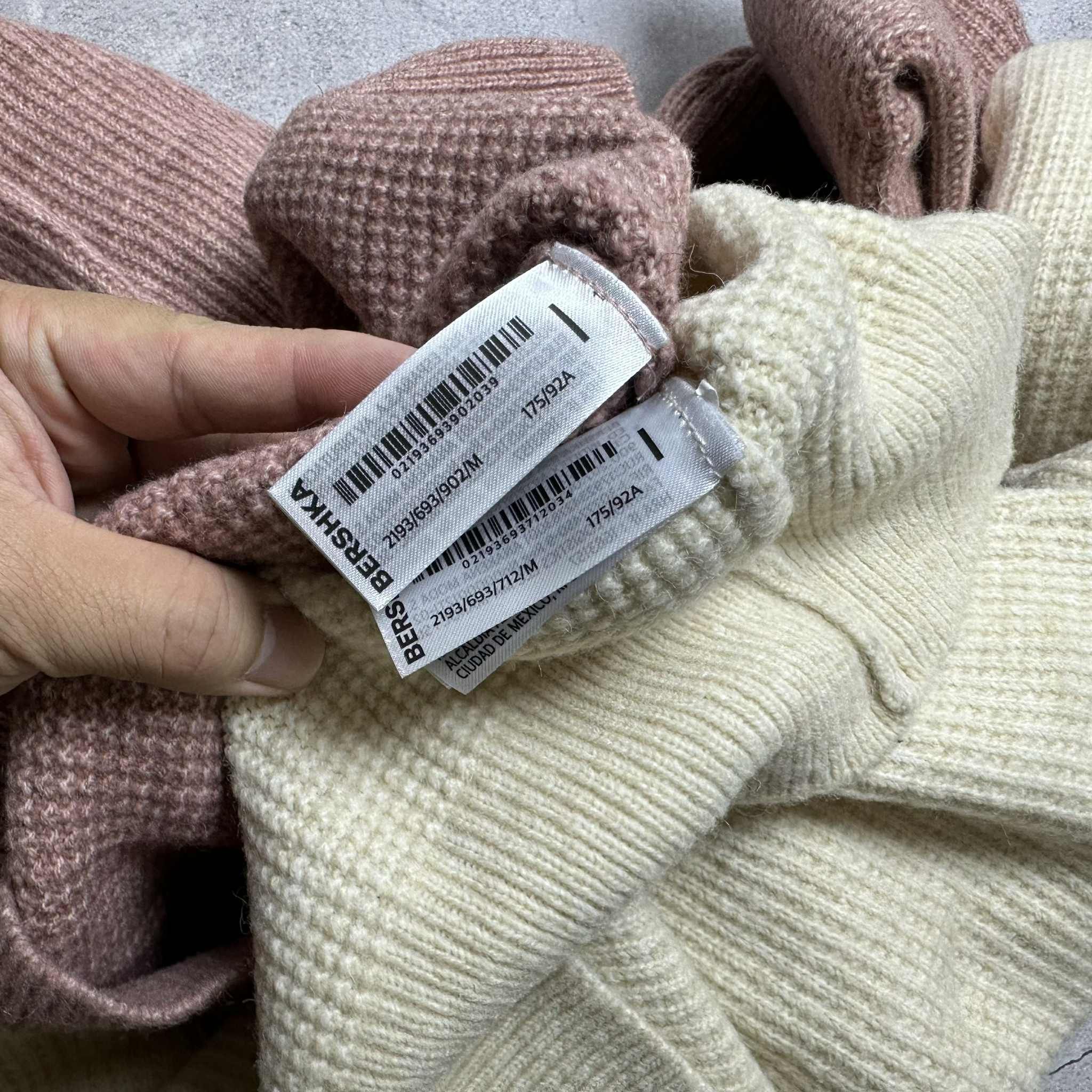 ÁO LEN BERS.HKA CHỮ THÊU NGỰC 7743